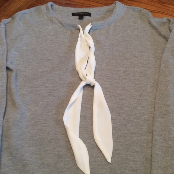 EUC Banana Republic Front Tie Sweater, Sz S - Picture 7 of 10